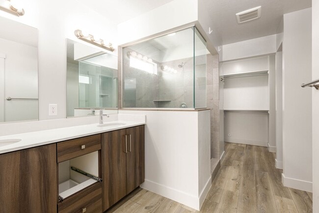 Building Photo - 4 bed | 2 1/2 bath | 2 car garage in Desert Canyon with washer/dryer/fridge