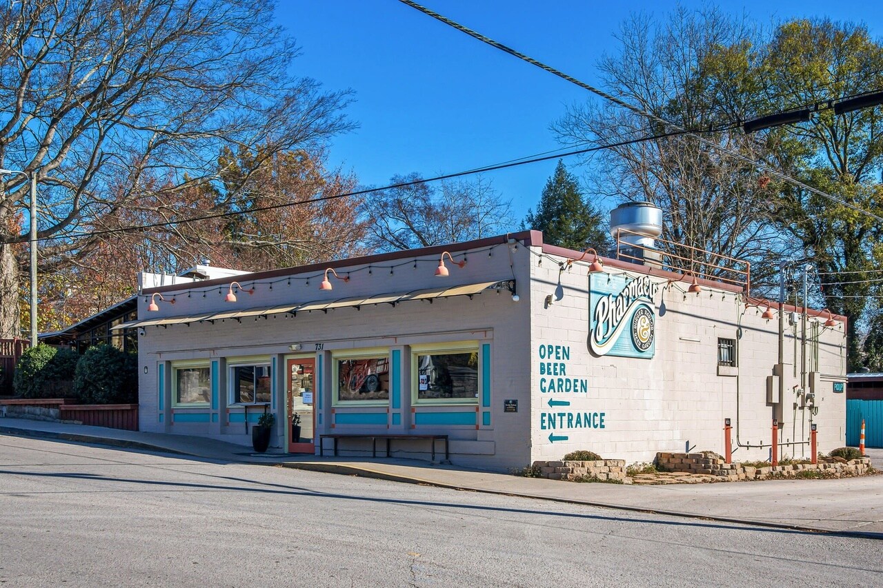 Building Photo - 426 Hart Ave