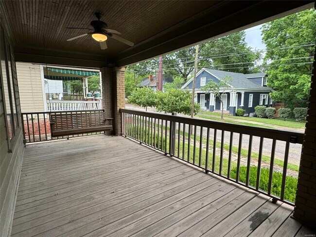 Building Photo - 323 Finley Ave