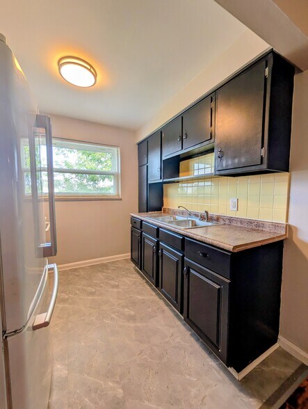Kitchen - 1457 Hoffner St, Unit 3