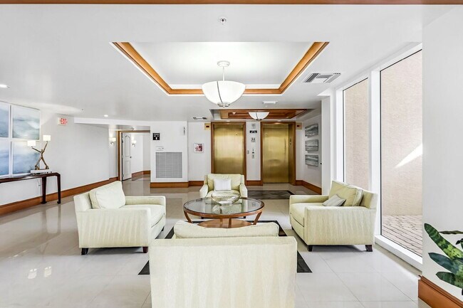 Building Photo - Stunning High-Rise Condo with Gulf Views –...