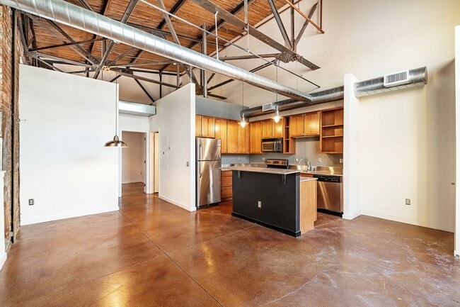 Building Photo - 3033 Blake St