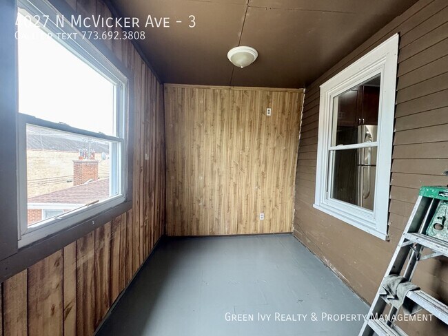 Building Photo - 4027 N McVicker Ave