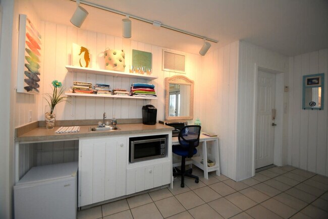 Building Photo - 62 Moody Dr