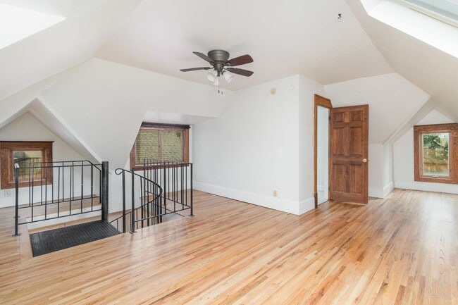 Building Photo - Spacious 5 Bed | 2 Bath Home in the Heart ...