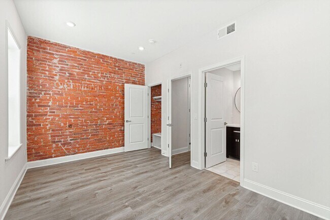 Building Photo - 2341 N College Ave