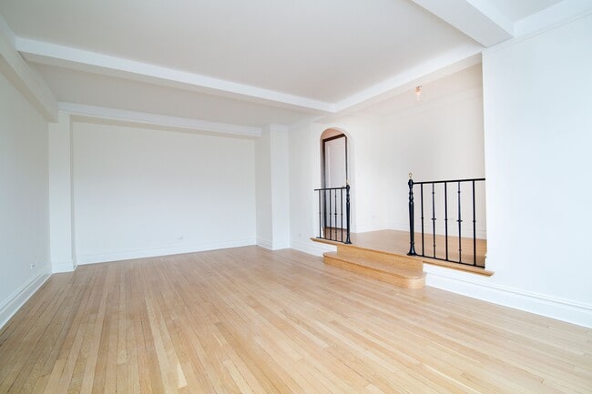 Building Photo - 299 W 12th St