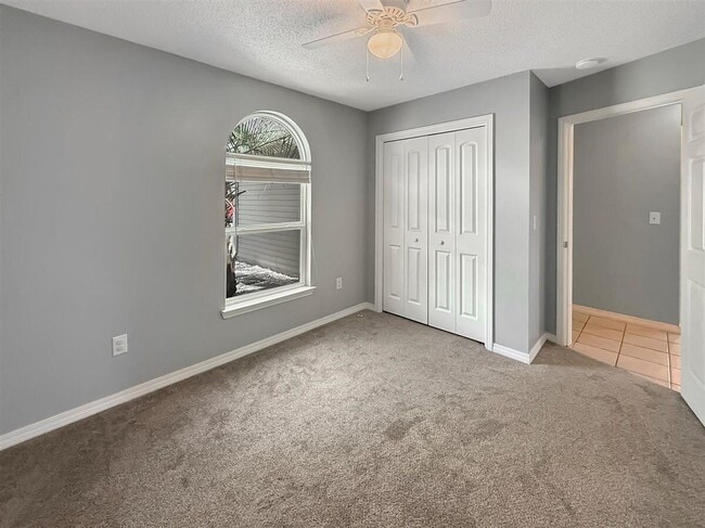 Building Photo - 312 Apple Dr