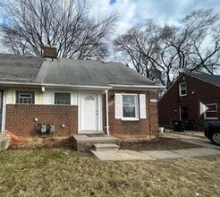 Building Photo - Cute 2 bedroom located on Detroit's East side.