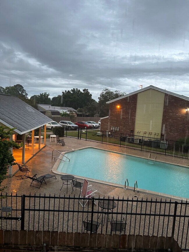 Building Photo - Charming 2 Bed, 1.5 Bath Townhouse in Lafayette!