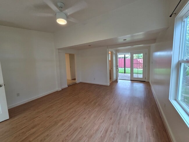 Building Photo - Lower Manoa single family home