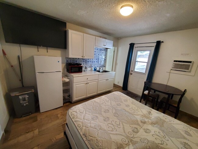 Building Photo - 7171 SW 14th St