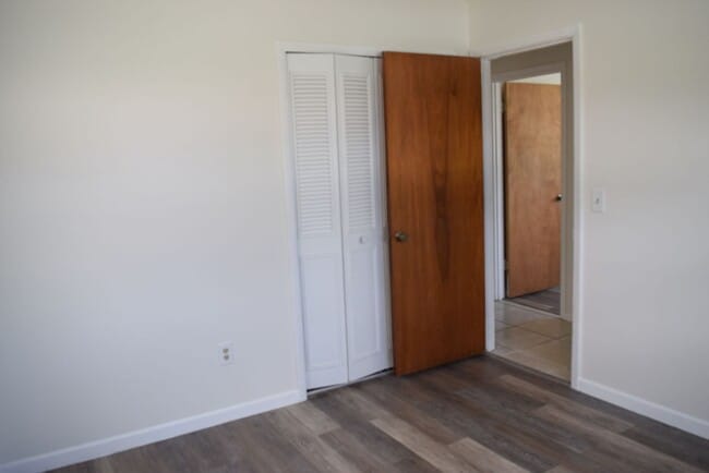 Building Photo - Affordable 3 bedroom 2 bath centrally located