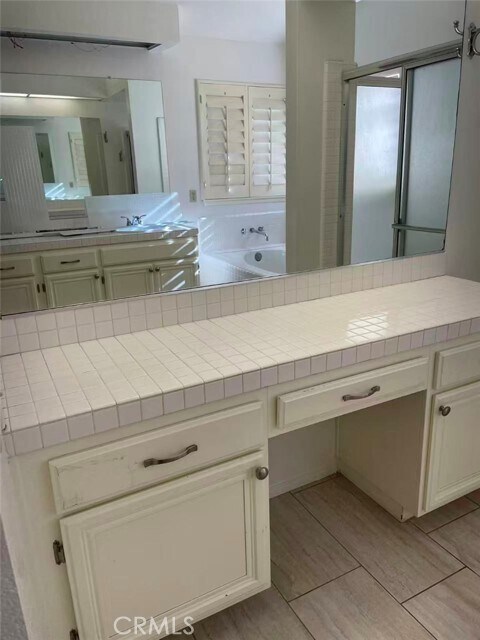 Building Photo - 15 Springbrook Rd