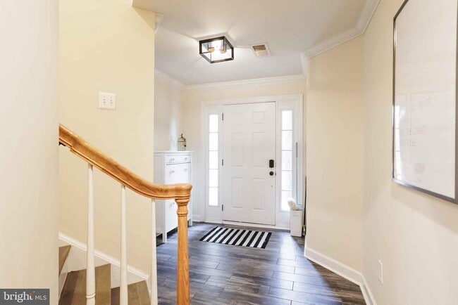 Building Photo - 9733 Braidwood Ter