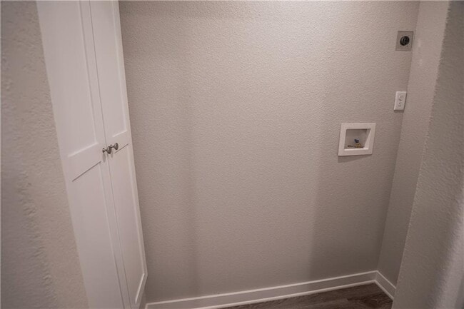 Building Photo - 770 N Honey Locust Bnd