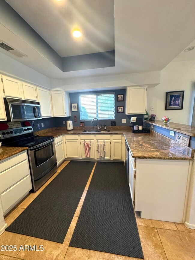 Building Photo - 8833 S 51st St