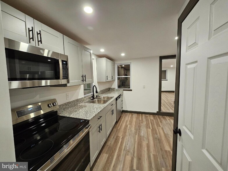 Building Photo - 211 S 2nd St