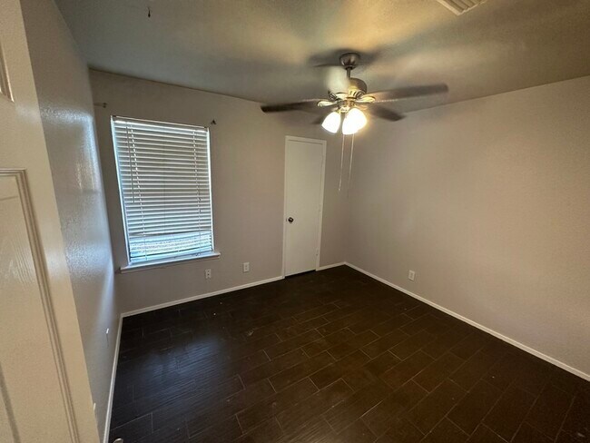 Building Photo - 6148 Vega Dr