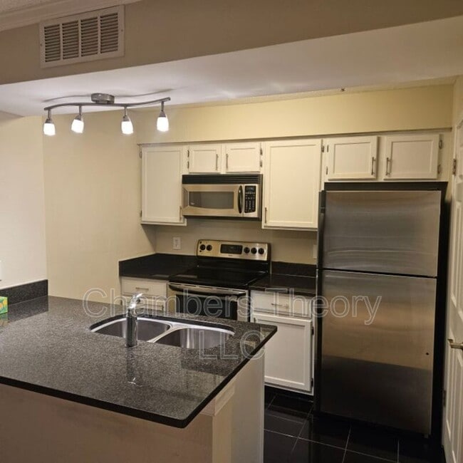 Building Photo - 1504 Lincoln Way