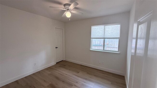 Building Photo - 1207 Darless Dr