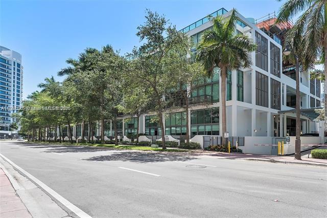 Building Photo - 6000 Collins Ave