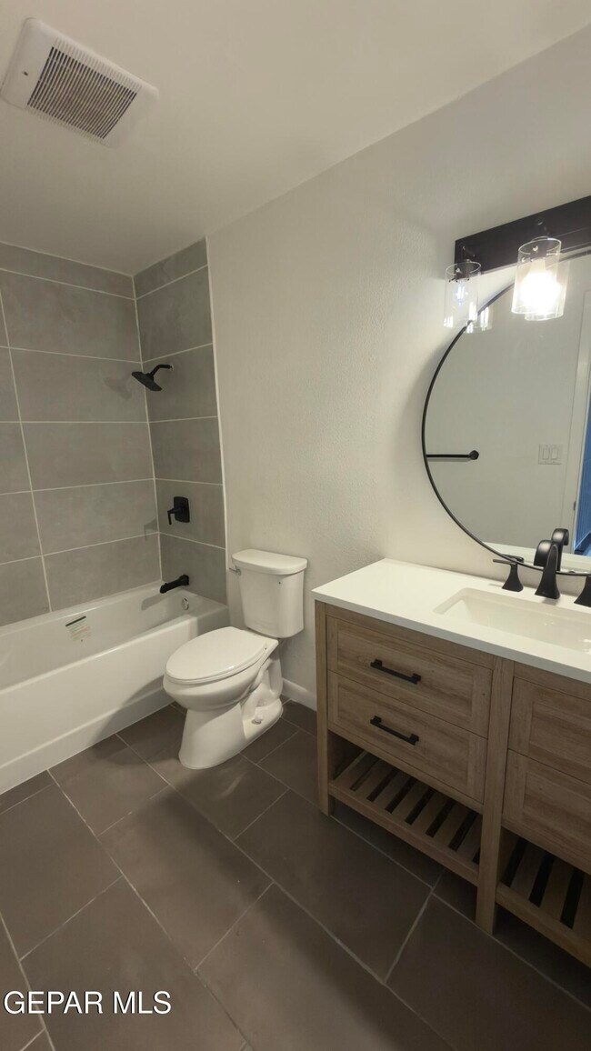 Building Photo - 101 3 N Trevino Rd