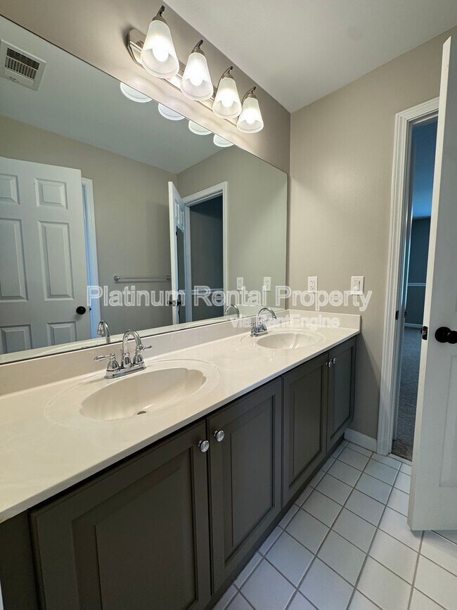 Building Photo - 830 Eden Green Ct