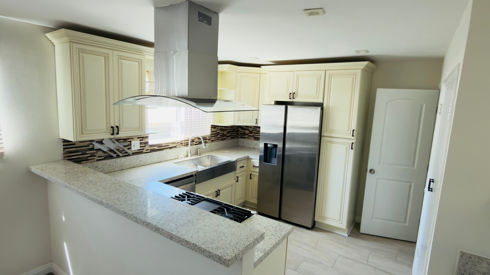 Building Photo - 18550 Hatteras St