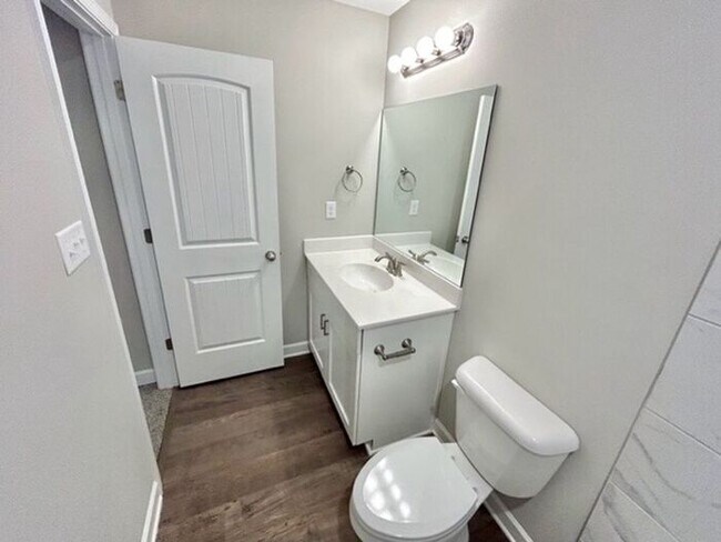 Building Photo - Now Leasing a 4-bedroom 2.5 bath home in Millington