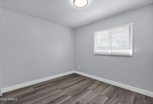 Building Photo - 14 E Hermosa Dr