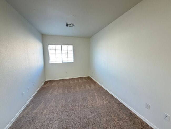 Building Photo - First Show: The first open showing is on 1/15 at 4PM. Please be prompt. We will be processing any...