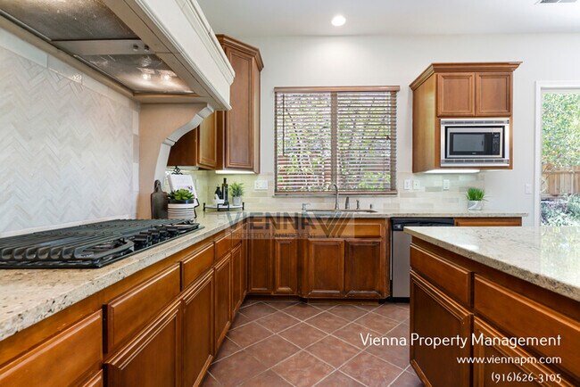 Building Photo - Beautiful 4 Bedroom Home in Catta Verdera