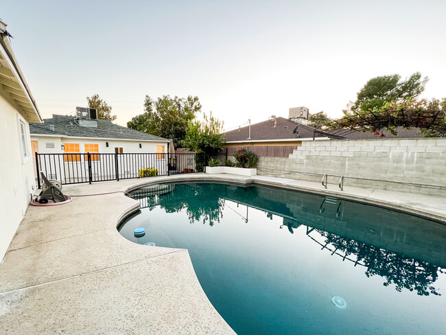 Pool - 3055 Henrietta Ave