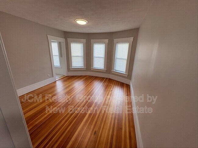 Building Photo - 83 Swan St