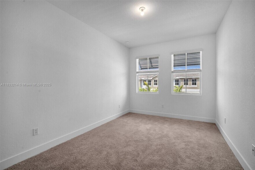 Building Photo - 142 SW 171st Way