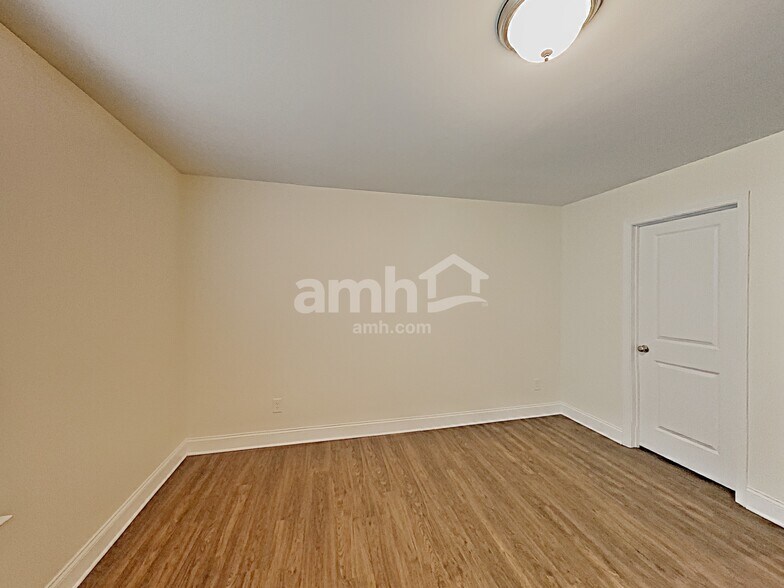 Building Photo - 545 Woodall Rd