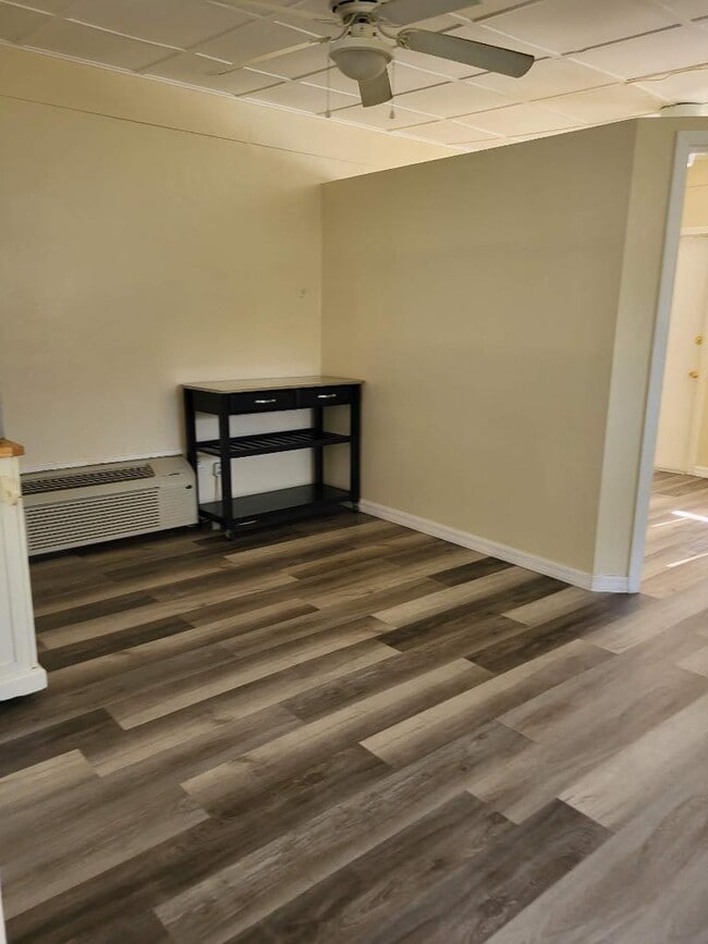 Building Photo - 10635 Kim Ln