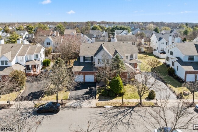 Building Photo - 29 Newell St