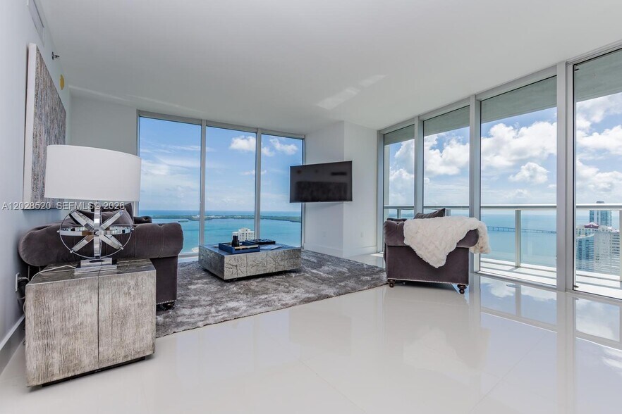 Building Photo - 495 Brickell