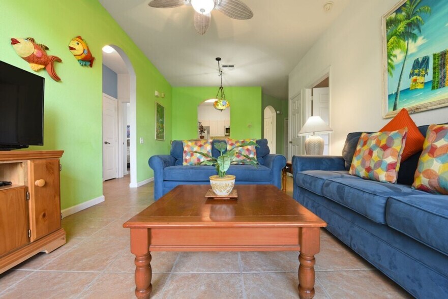 Primary Photo - 2303 Butterfly Palm Way