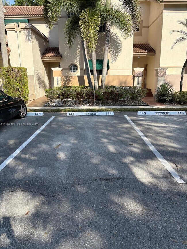 Building Photo - 6579 Via Regina