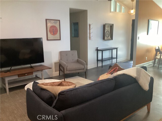 Building Photo - 233 Almon Dr