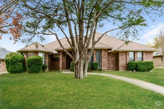 Building Photo - 1117 Beltwoods Dr