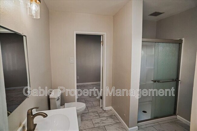 Building Photo - 17197 Sierra Hwy