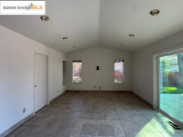 Building Photo - 790 Valley Green Dr