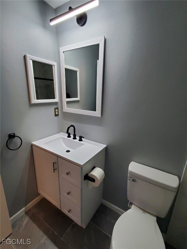 Building Photo - 5713 Foxlake Dr