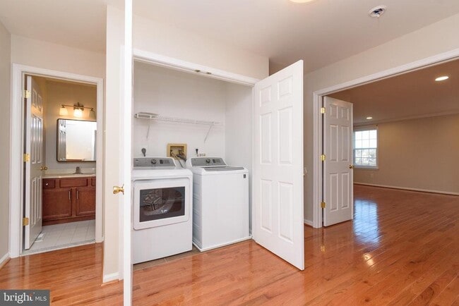 Building Photo - 521 Dogwood Dr