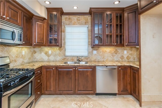 Building Photo - 4551 Coldwater Canyon Ave