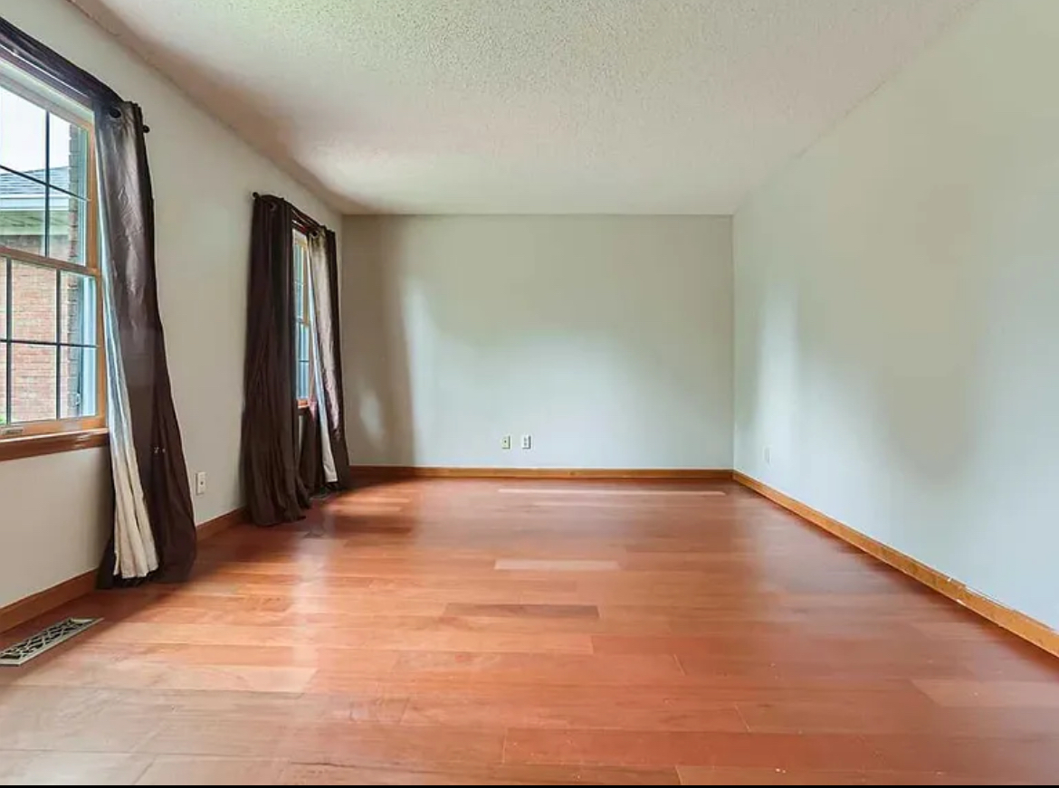 Building Photo - 10377 Chippewa Dr